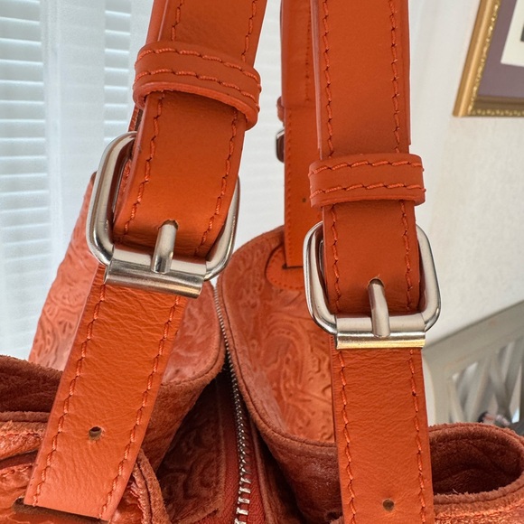 Isadora Handbag Tote - Picture 4 of 15